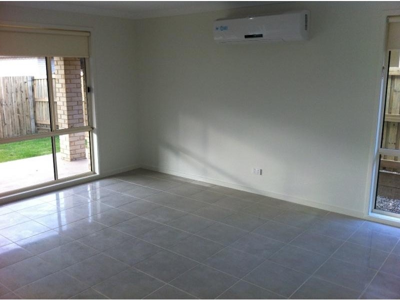 3 Blue View Tce, Glenmore Park NSW 2745