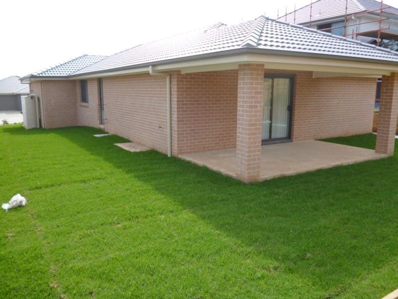 6 Foothills Tce, Glenmore Park NSW 2745