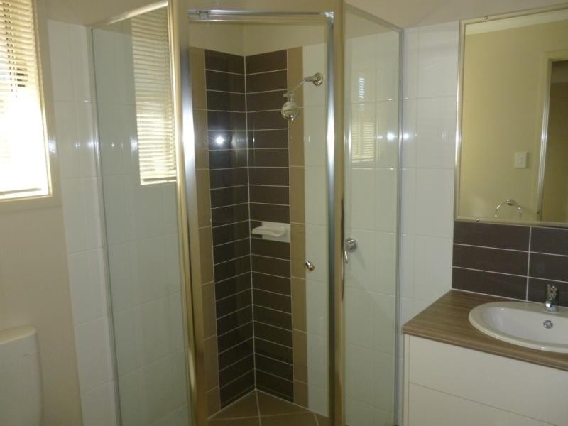 27 Blue View Tce, Glenmore Park NSW 2745