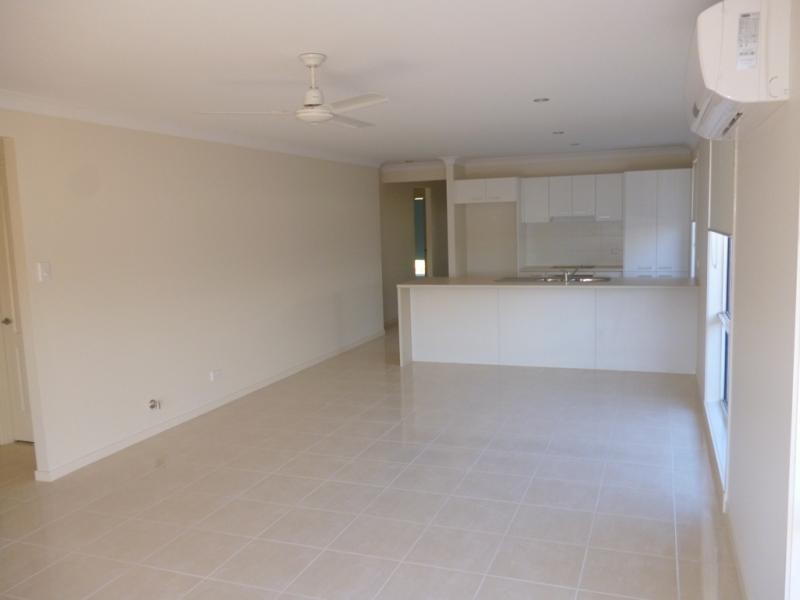 31 Blue View Tce, Glenmore Park NSW 2745