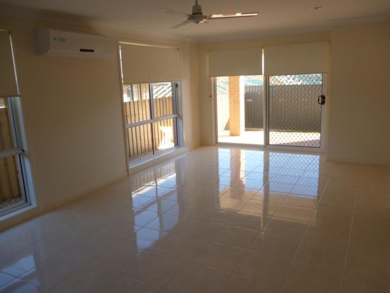 31 Blue View Tce, Glenmore Park NSW 2745