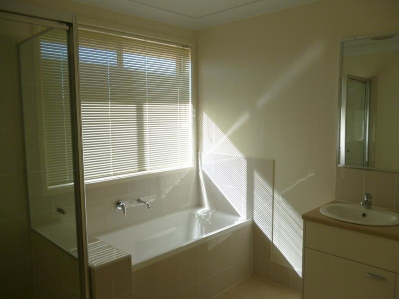 31 Blue View Tce, Glenmore Park NSW 2745