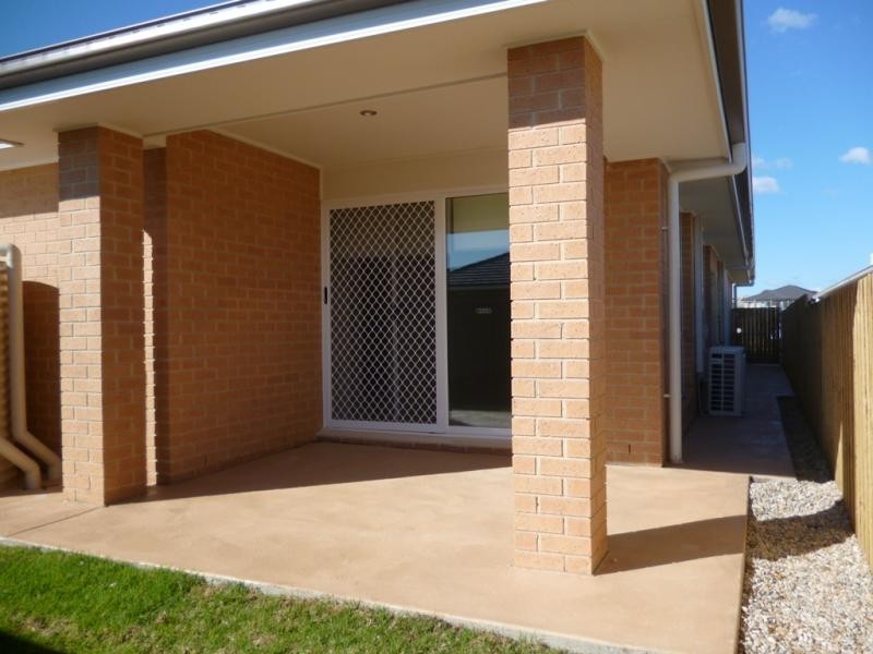 31 Blue View Tce, Glenmore Park NSW 2745