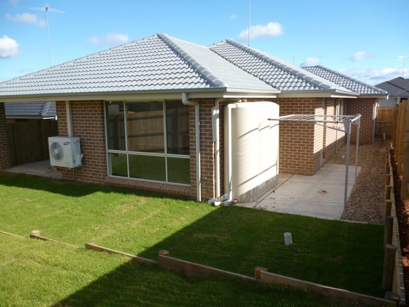 2B Dorset St, Spring Farm NSW 2570