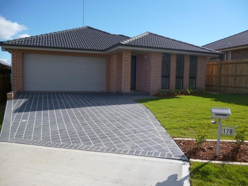 17B Dewpoint Dr, Spring Farm NSW 2570