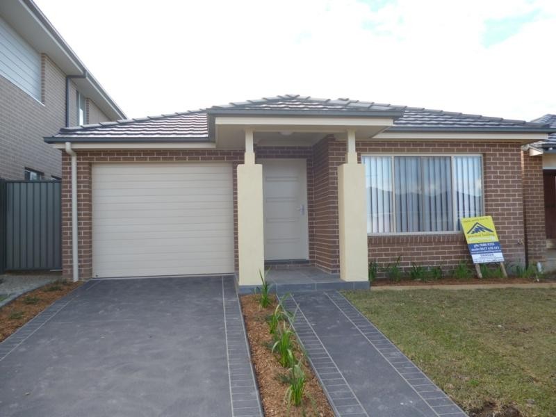 9 Crimson St, Penrith NSW 2750