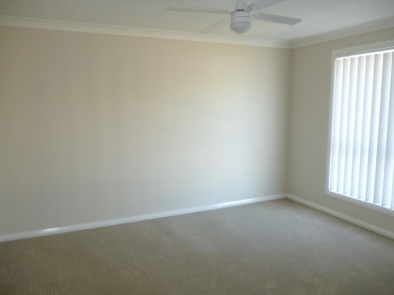 19 Stringybark Rd, Ropes Crossing NSW 2760