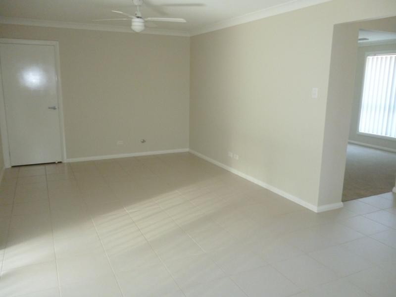 19 Stringybark Rd, Ropes Crossing NSW 2760