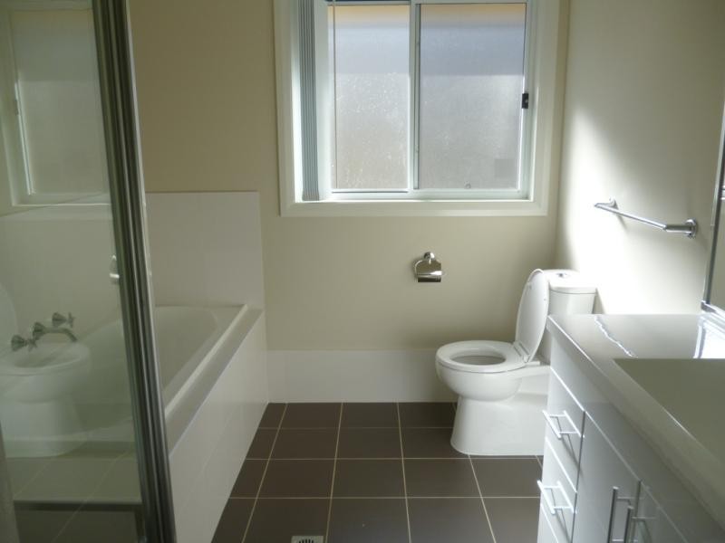 19 Stringybark Rd, Ropes Crossing NSW 2760