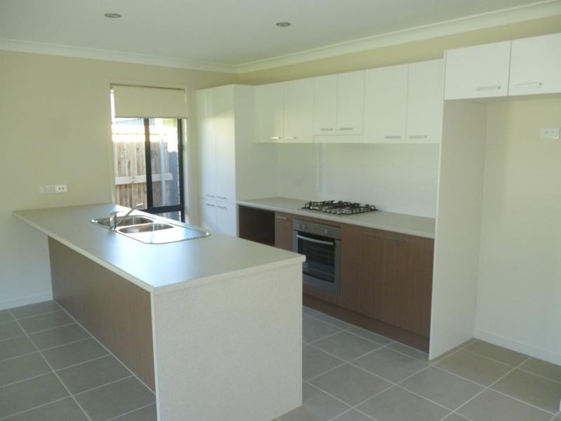 20 Tall Trees Dr, Glenmore Park NSW 2745