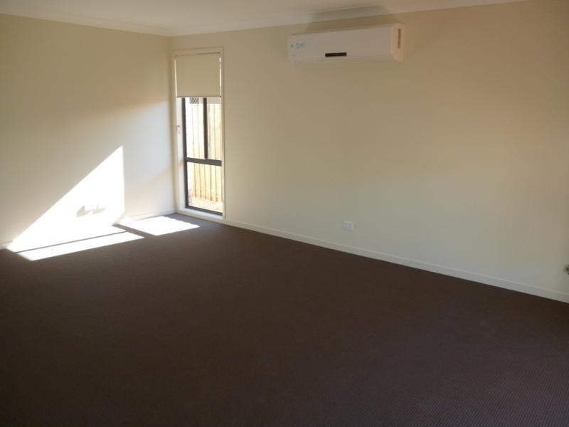 20 Tall Trees Dr, Glenmore Park NSW 2745