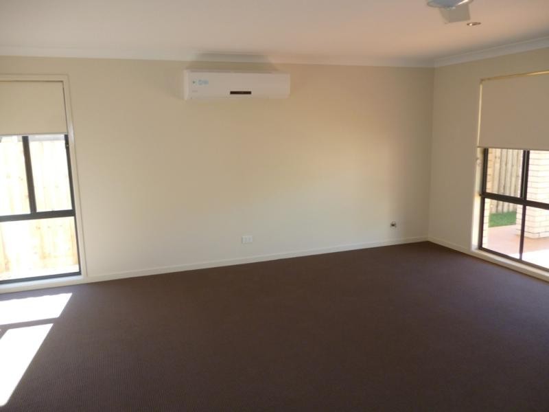 20 Tall Trees Dr, Glenmore Park NSW 2745