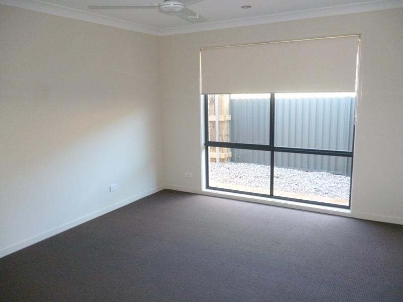 20 Tall Trees Dr, Glenmore Park NSW 2745