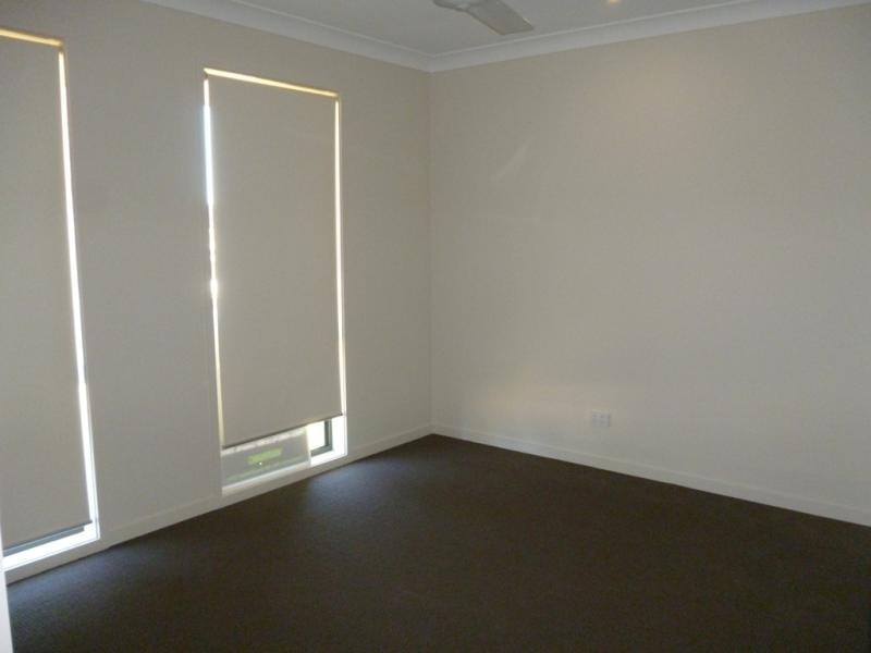 20 Tall Trees Dr, Glenmore Park NSW 2745