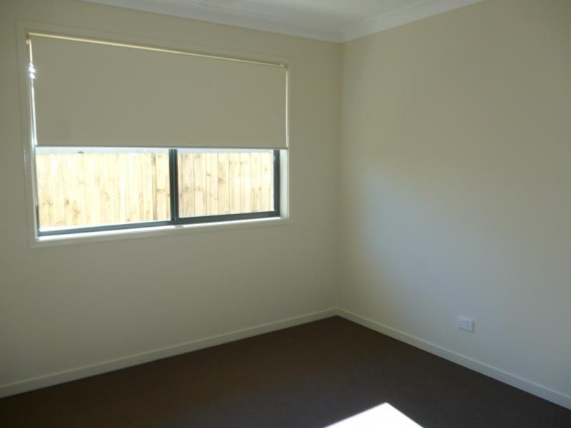 20 Tall Trees Dr, Glenmore Park NSW 2745