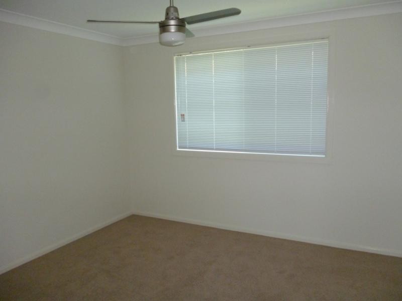 8 Foothills Tce, Glenmore Park NSW 2745