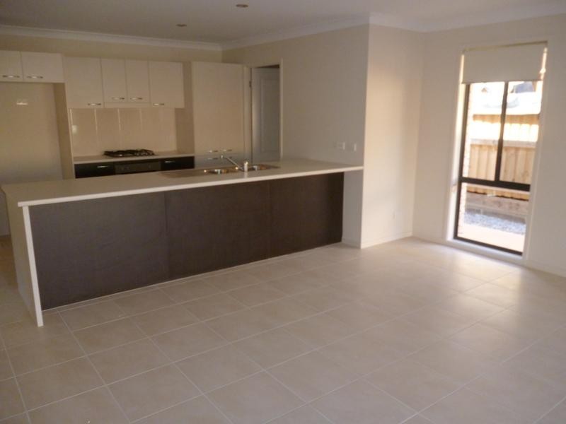 24 Sunrise Tce, Glenmore Park NSW 2745