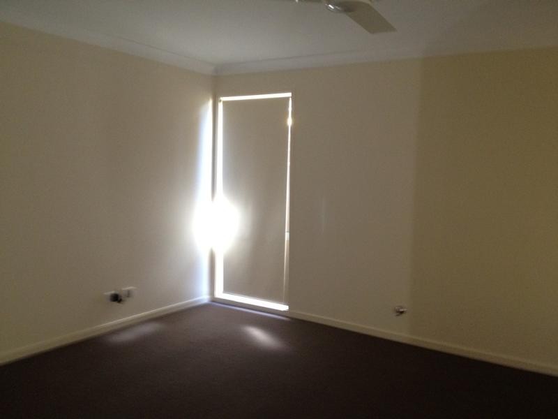 4 Tall Trees Dr, Glenmore Park NSW 2745