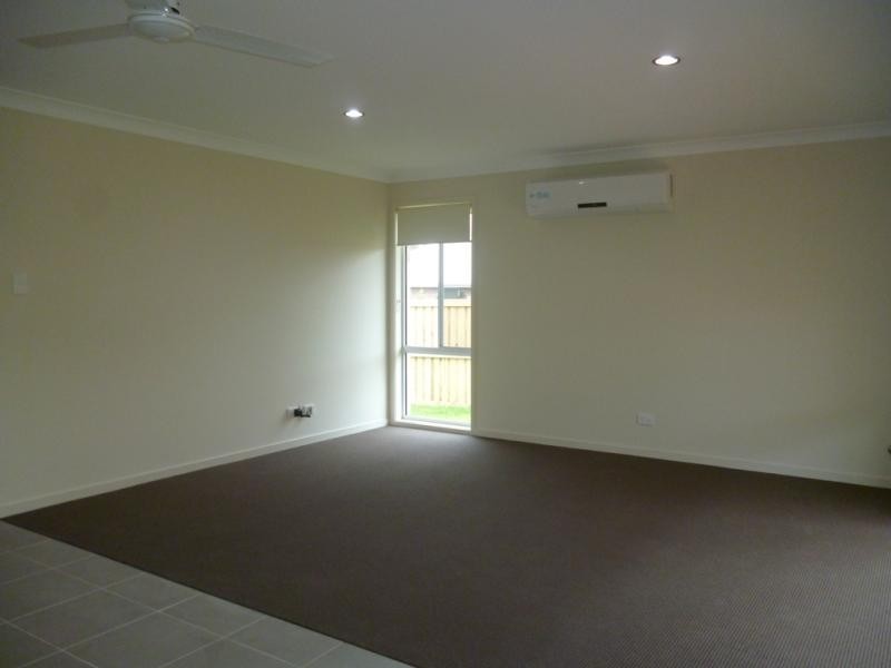 18 Tall Trees Dr, Glenmore Park NSW 2745