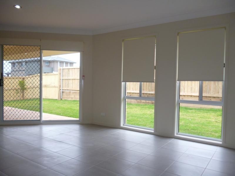18 Tall Trees Dr, Glenmore Park NSW 2745