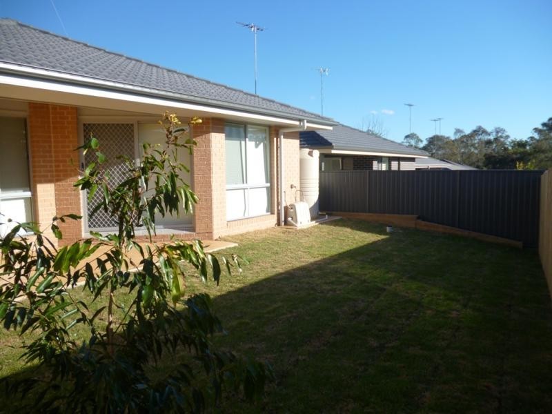 11 Blue View Tce, Glenmore Park NSW 2745