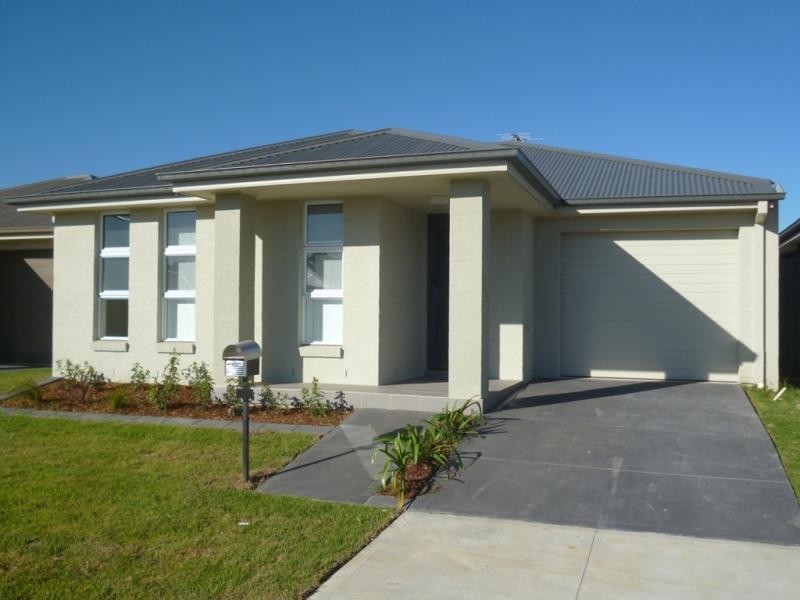 24 Finsbury Cct, Ropes Crossing NSW 2760