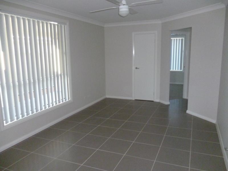 24 Finsbury Cct, Ropes Crossing NSW 2760