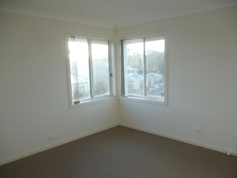 5 Burton Ave, Ingleburn NSW 2565