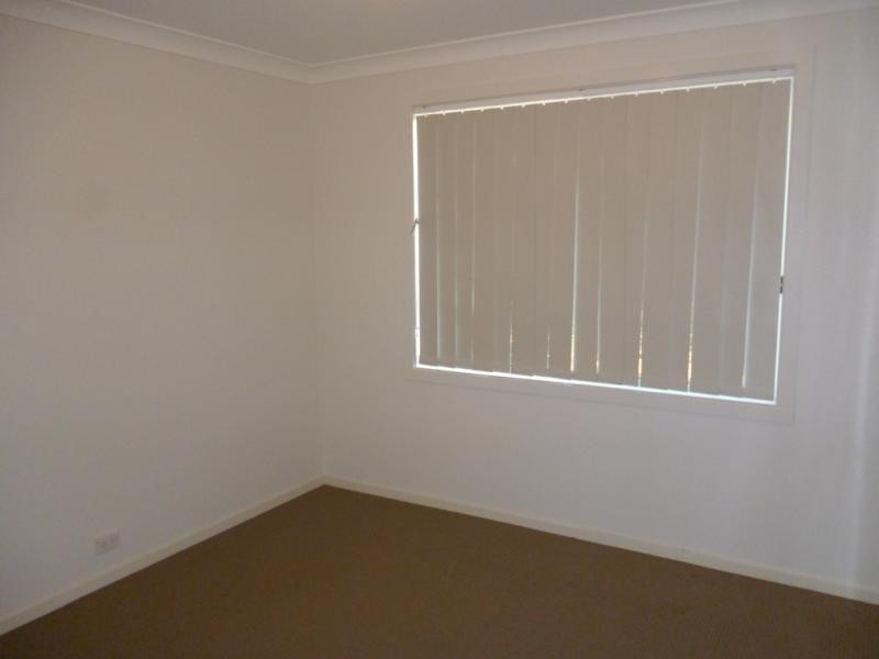 5 Burton Ave, Ingleburn NSW 2565