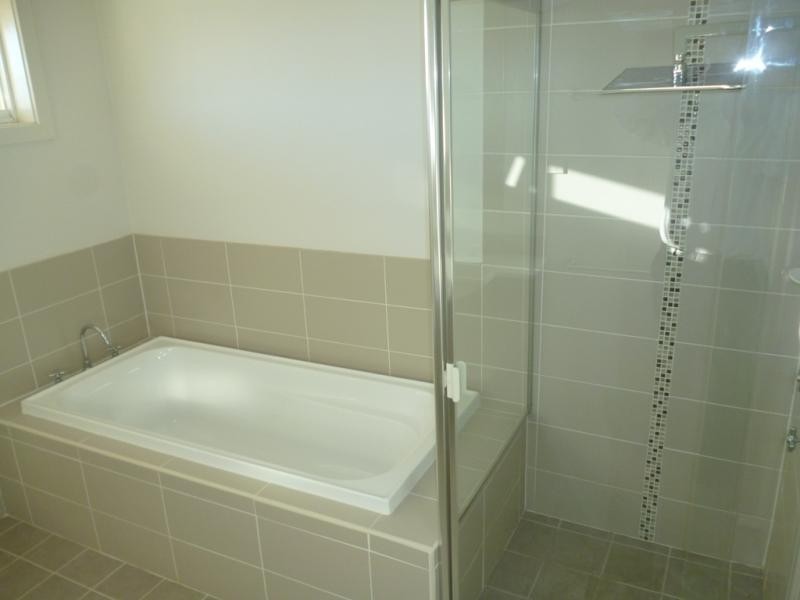 5 Burton Ave, Ingleburn NSW 2565