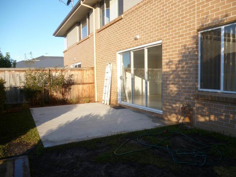 5 Burton Ave, Ingleburn NSW 2565