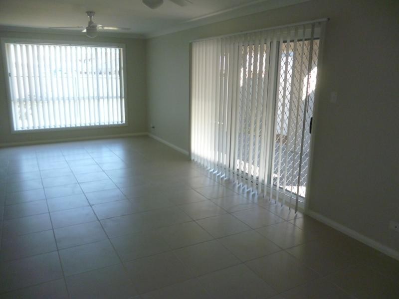 37 Bluebell Cres, Ropes Crossing NSW 2760