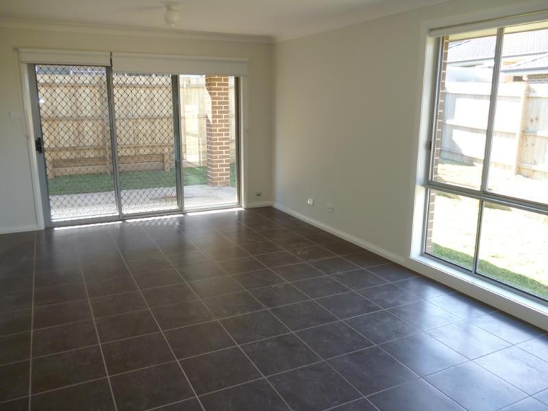 2A Dorset St, Spring Farm NSW 2570
