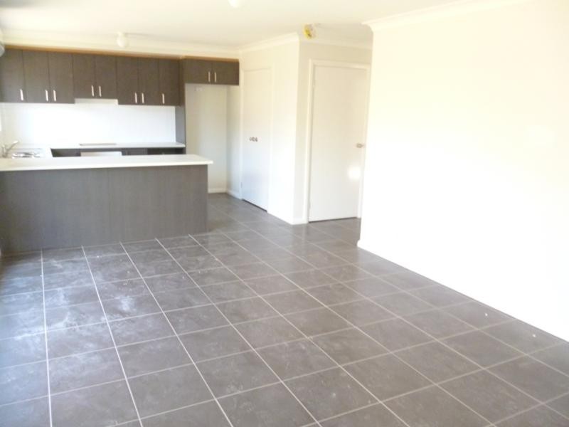 2A Dorset St, Spring Farm NSW 2570