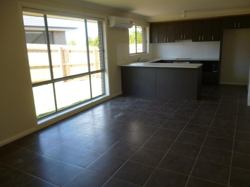 2A Dorset St, Spring Farm NSW 2570