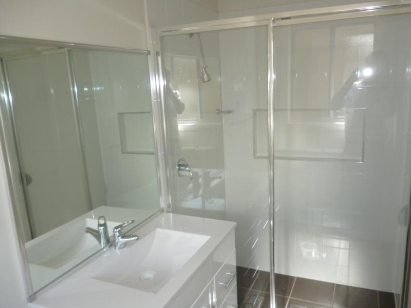 2A Dorset St, Spring Farm NSW 2570