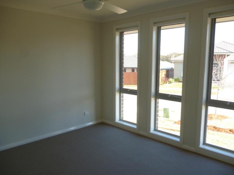 2A Dorset St, Spring Farm NSW 2570