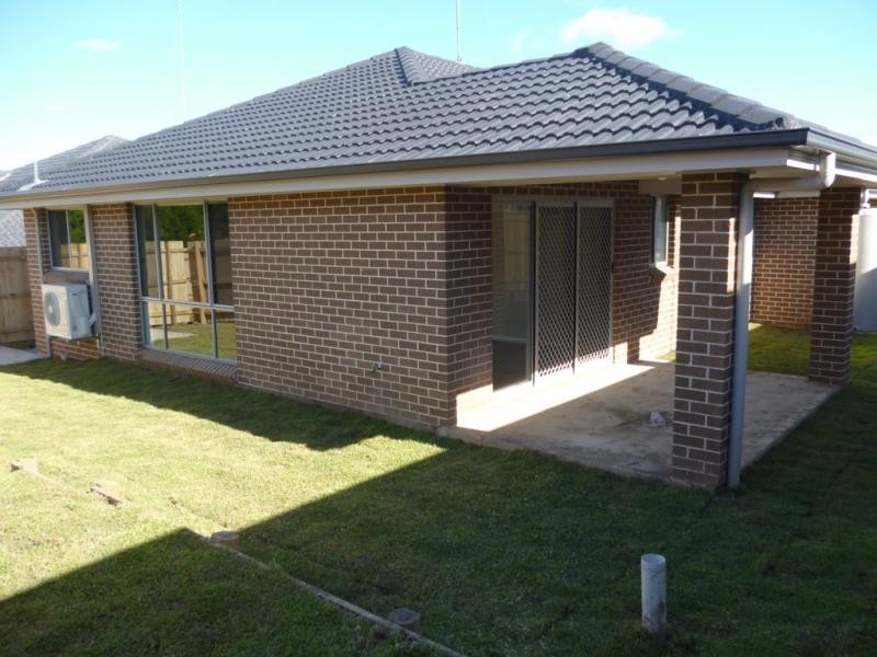 2A Dorset St, Spring Farm NSW 2570
