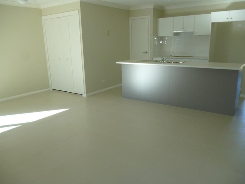 27 Finsbury Cres, Ropes Crossing NSW 2760