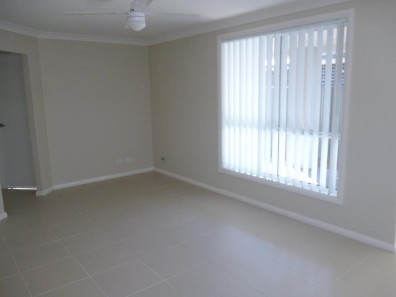 27 Finsbury Cres, Ropes Crossing NSW 2760