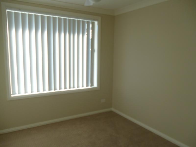 27 Finsbury Cres, Ropes Crossing NSW 2760