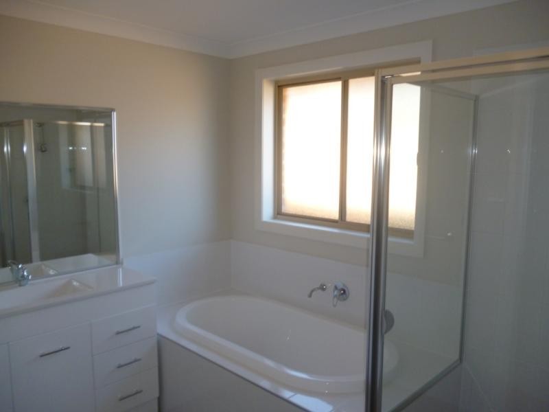 31 Young Cct, Elderslie NSW 2570