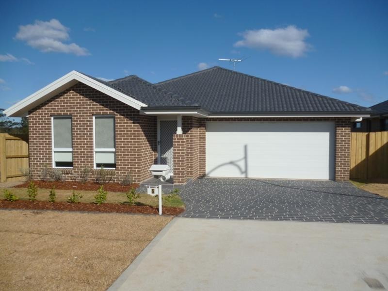 5 Asimus Cct, Elderslie NSW 2570