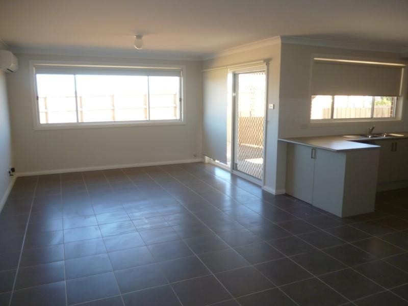 5 Asimus Cct, Elderslie NSW 2570