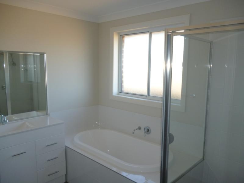 5 Asimus Cct, Elderslie NSW 2570