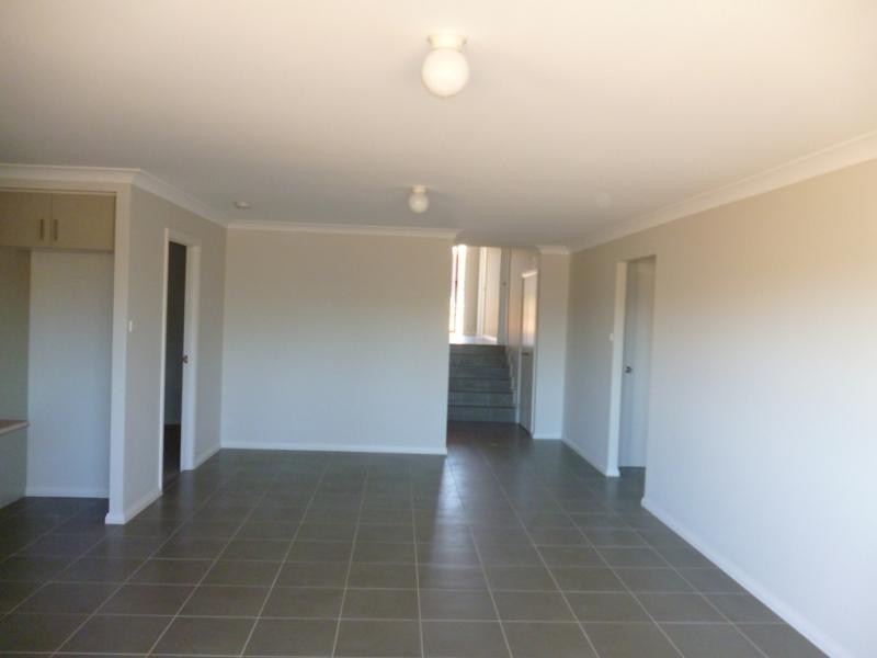 27 Young Cct, Elderslie NSW 2570