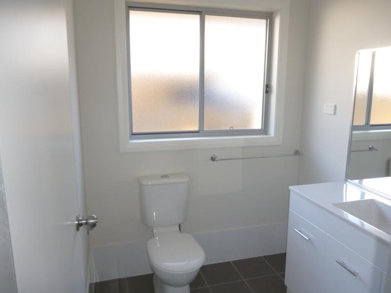 27 Young Cct, Elderslie NSW 2570