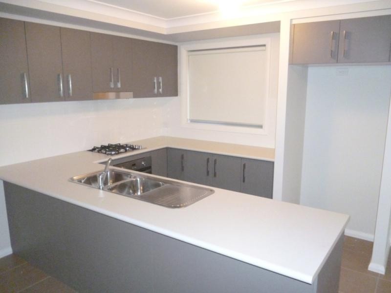 4 Asimus Cct, Elderslie NSW 2570