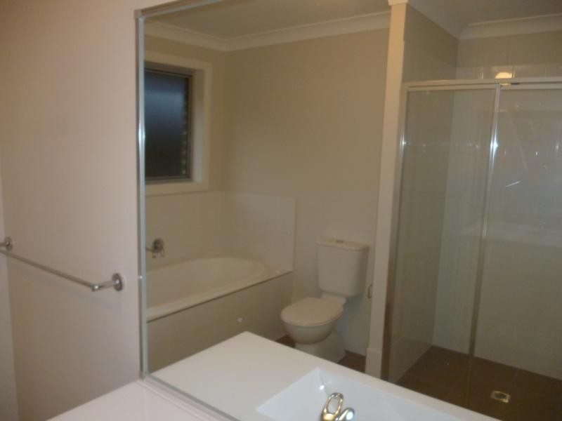 4 Asimus Cct, Elderslie NSW 2570