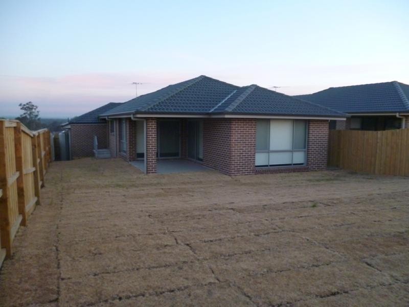 4 Asimus Cct, Elderslie NSW 2570
